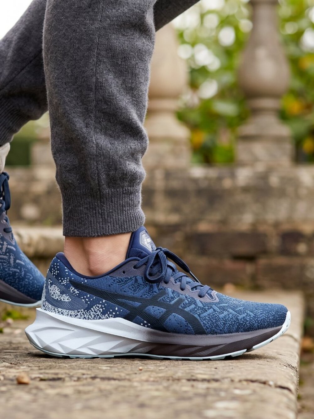 NEW ASICS DynaBlast Athletic Women Sneaker Shoes size 7 Navy Blue  1012A701-400